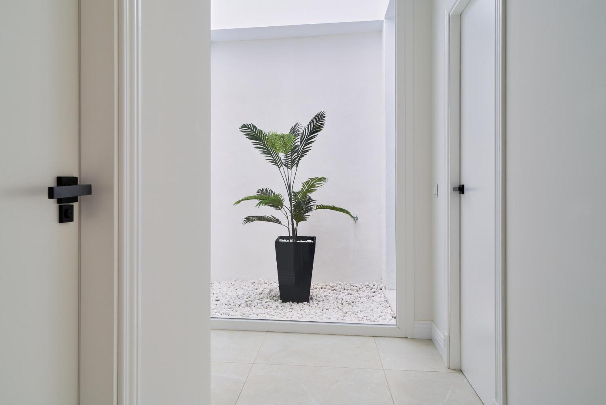 Sun-kissed Getaway Apartament *